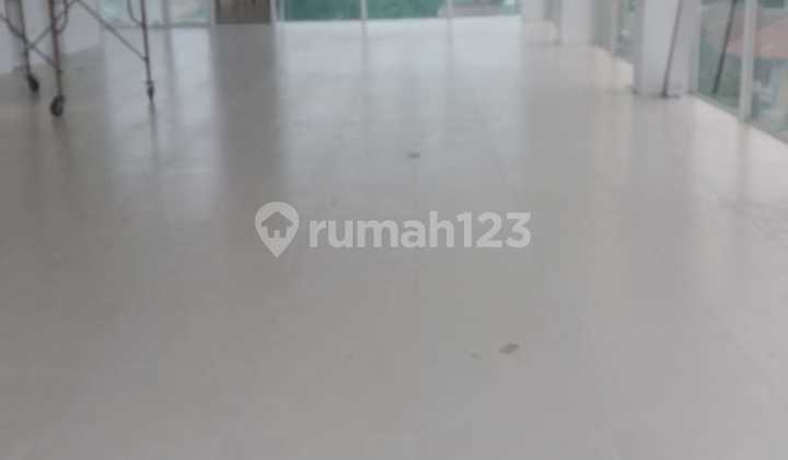 5-Story Commercial Building in Jatinegara Strategic Location 5-Story Commercial Building in Jatinegara Strategic Location