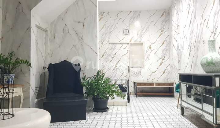 Attractive Investment in an Active Boarding House in Kebon Kacang, Central Jakarta 1