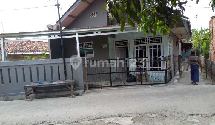 House + Boarding Rooms Need Minimal Renovation