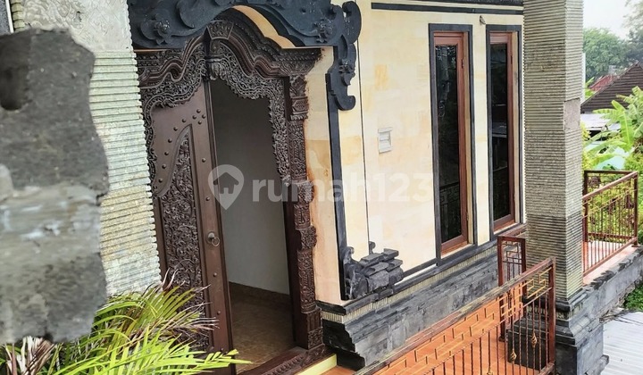 Dijual Rumah Style Bali 2 Lantai Di Jln Wayan Gentuh Dalung, Bali 2