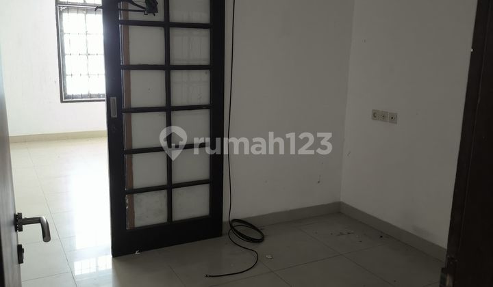 For Sale Standard Ready-to-Occupy House in Janur Kuning, Kelapa Gading, North Jakarta 2