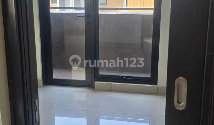 Disewakan Rumah di Cluster Regia Sumarecon Crown Gading Bekasi 2