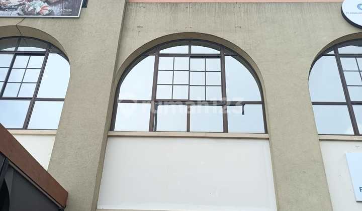 For Rent: 4-Story Shop House in Disedayu City, Kelapa Gading, North Jakarta
