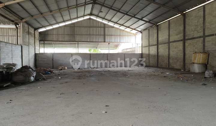 Warehouse with Office and Mess for Rent in Mustikasari, East Bekasi.