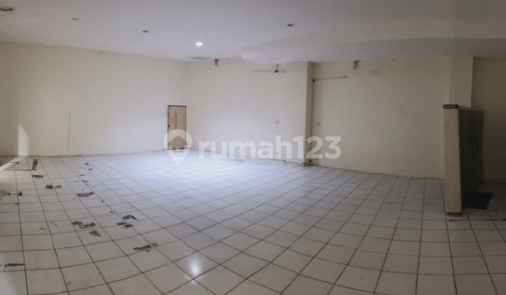 Strategic 1-Story Shop House by the Roadside in Kemanggisan 2