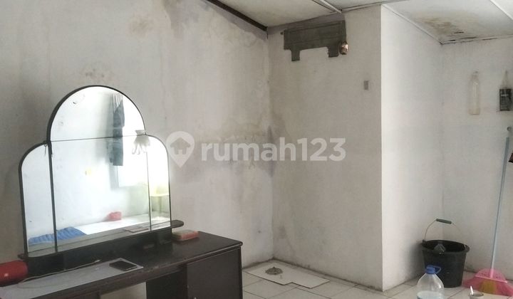 Rumah Cantik dengan Halaman Luas Kebon Jeruk 1