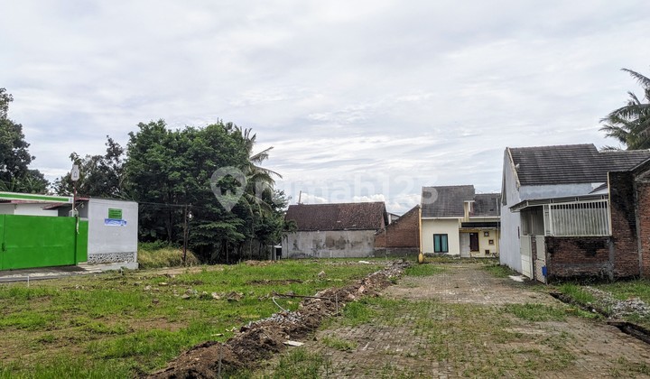 Land Near Malang City Center: Competitive Prices, Guaranteed Quality. Land Near Malang City Center: Competitive Prices, Guaranteed Quality.