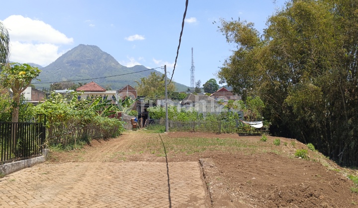 Ready-to-Occupy Stone Villa, Strategic Location in Front of Jatimpark 2 2