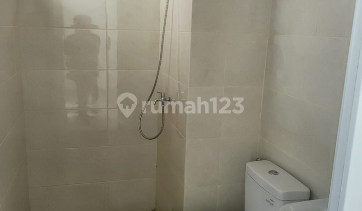 For Rent 3-Story Hook Shop House Ready to Use - Suitable for Business & Office 2