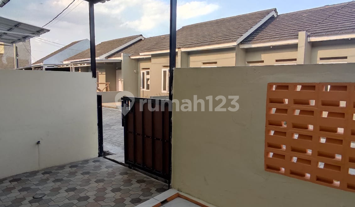 Ready-to-Occupy House in Cikoneng Bojongsoang 2