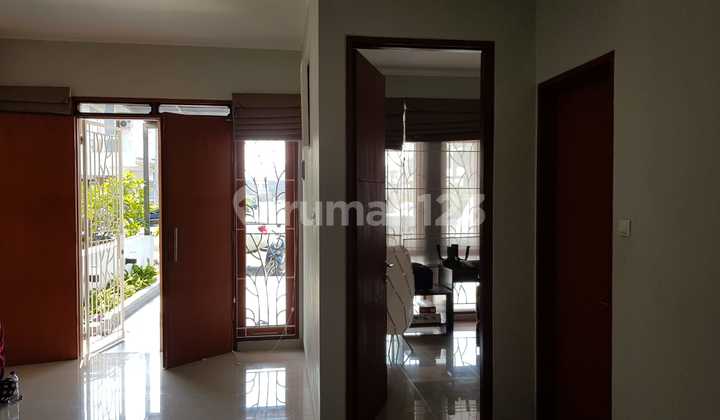 Rumah 2 Lantai Siap Huni di Cherry Field - Nyaman dan Strategis 2