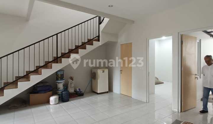 Disewakan Rumah 2 Lantai Siap Huni di Gading Tutuka 2