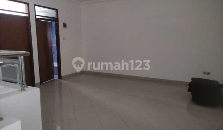 For Rent 2-Story House in Batununggal 2