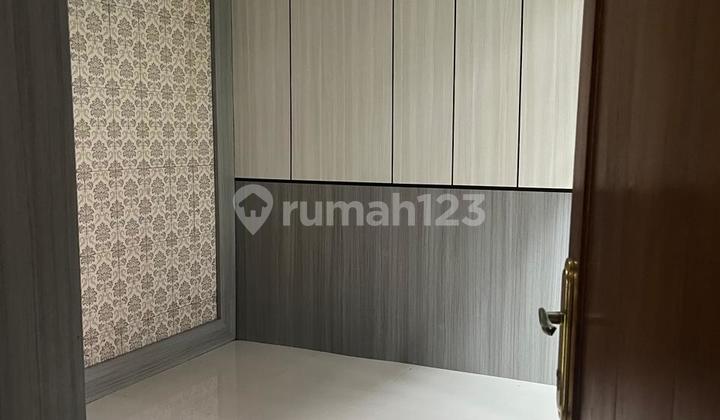 Rumah 2 Lantai dengan Taman Belakang Rumah 2