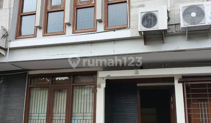 Disewakan Ruko 3 Lantai di Istana Pasteur Regency Cocok untuk Kantor Dll