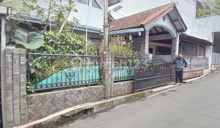 Jual Cepat Rumah 2,5 Lantai Sarijadi Jual Cepat Rumah 2,5 Lantai Sarijadi