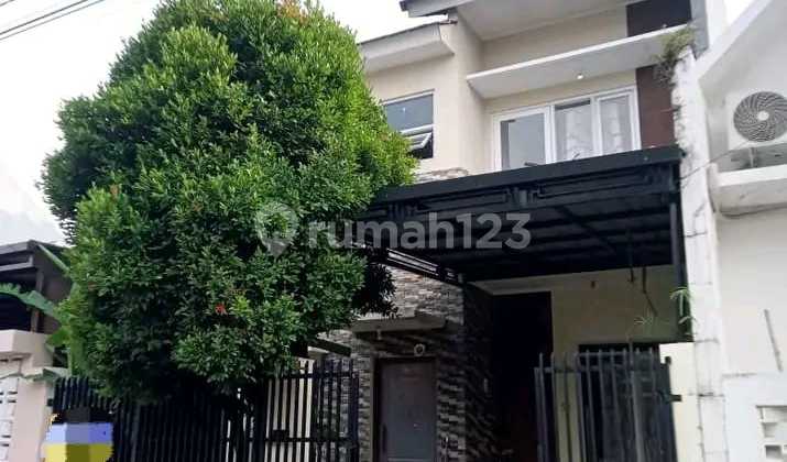 Jual Cepat Rumah 2 Lantai di Komplek Pinus Regency Jual Cepat Rumah 2 Lantai di Komplek Pinus Regency