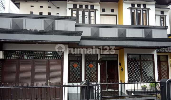 2-Story Family House in Sarijadi Raya