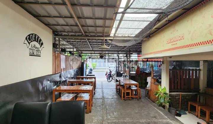 Dijual Rumah/Tempat Usaha di Jalan Karawitan