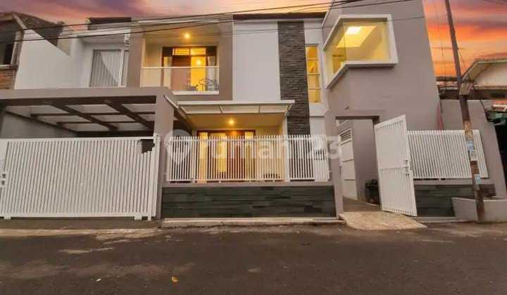 Rumah Cantik Elegant di Margahayu Raya
