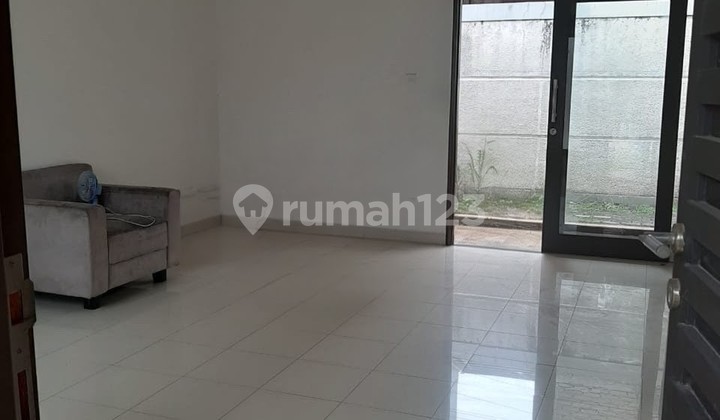 Dikontrakkan Rumah Nyaman Daerah Cipamokolan 2