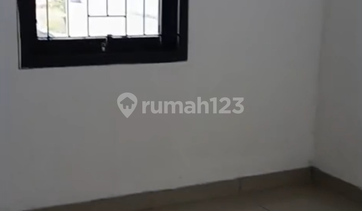 Di Kontrakkan Rumah Nyaman Lingkungan Strategis Dekat Akses Tol Komp De Marrakesh 2