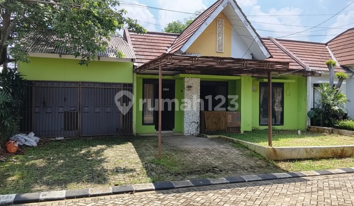 Rumah Tua Tanah Luas di Tamansari Puri Bali Bojongsari Depok