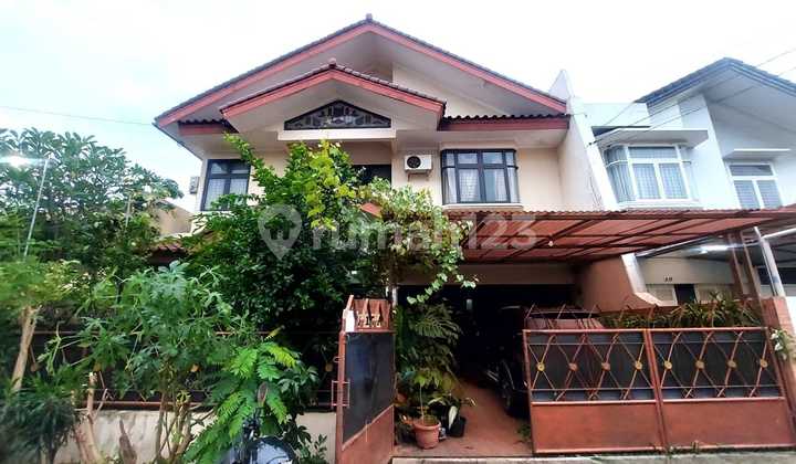 Beautiful and Comfortable House in Mega Cinere Complex 2