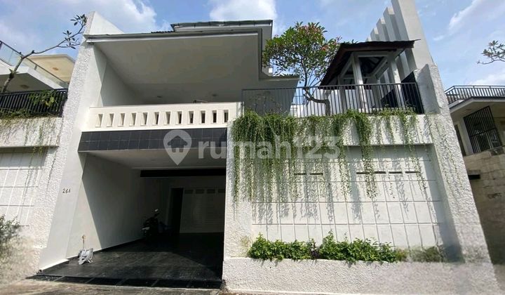 3-Story Luxury House with Bali Resort Ambiance at The Riverville Lebak Bulus.