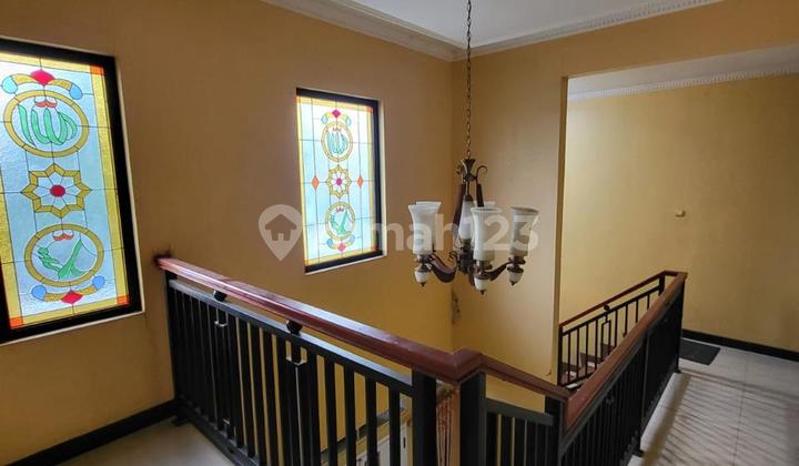 Beautiful Hook House in Arco Complex, Pancoran Mas, Depok, Near Toll Access 2