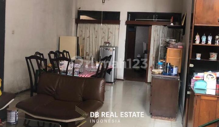 Dijual Rumah Hitung Tanah di Manyar 
