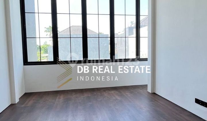 ROYAL RESIDENCE WIYUNG AREA 240 m2 2