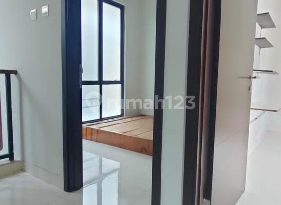 Dijual Rumah  Minimalis Modern di Cluster Callysta Graha Bintaro - Tangerang Selatan 2