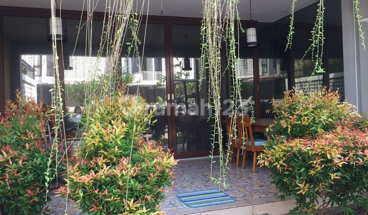 For Sale Hook House in a Strategic Location in Sector 9 Bintaro Jaya