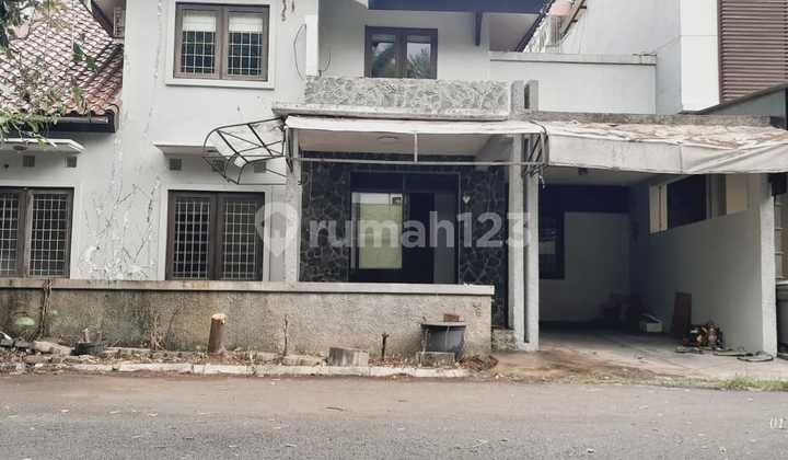 House Needs Renovation in Puri Bintaro House Needs Renovation in Puri Bintaro