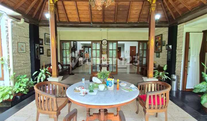 Large Elite Maleo Bintaro Tangsel House with SHM, Land Area 770, Building Area 740, Spacious, Comfortable, and Private Design.