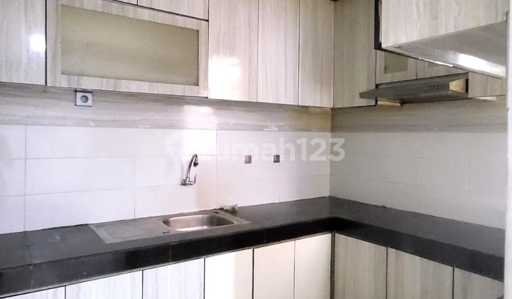 Minimalist 2-Story House in Bintaro Jaya - Comfortable & Safe Environment 2