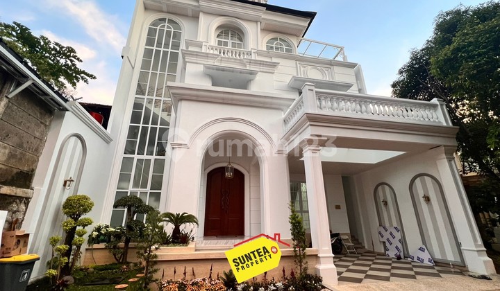 Rumah Mewah 3 Lantai di Discovery Bintaro Jaya