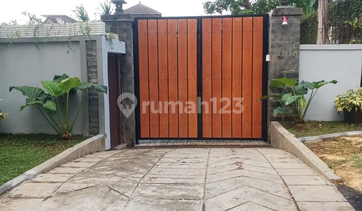 Rumah Tanah Sangat Luas dengan Halaman Hijau di Jagakarsa Jakarta Selatan