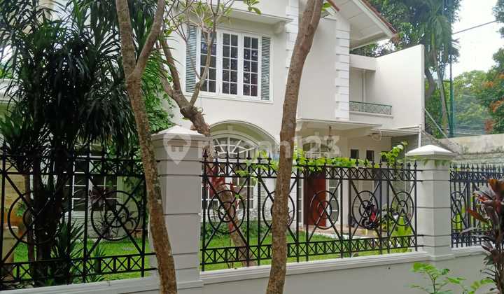 Dijual Rumah Mewah di Cilandak Barat LT 500 M², LB 600 M², 2.5 Lantai, Kolam Renang