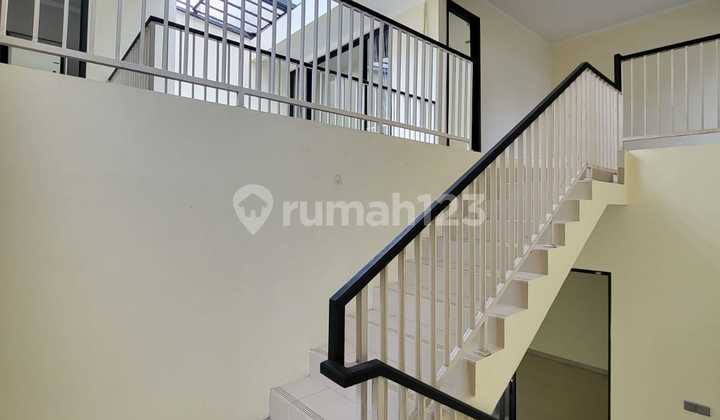 Dijual Rumah di Kebayoran  Bintaro Sektor 7 - TangSel 2