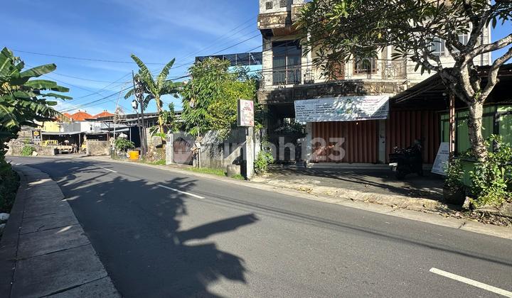 Selling Land with Bonus of Shop House and Boarding House. Dalung Rp 2.5 Billion