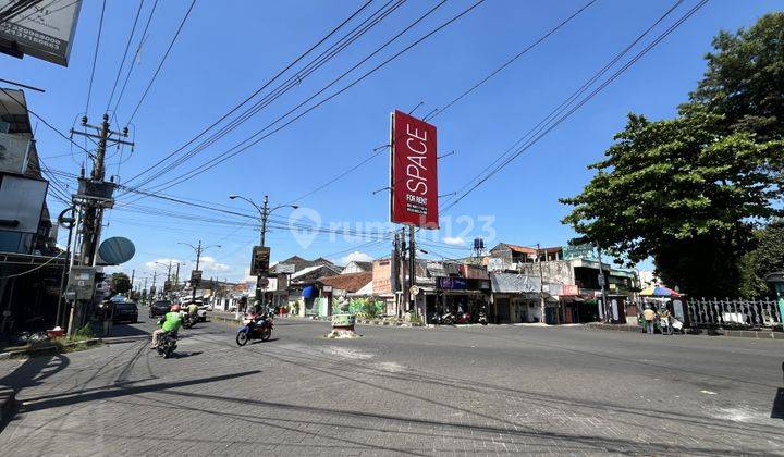 TANAH HOOK STRATEGIS SEBALAH KAMPUS UNY DAN UGM DI PEREMPATAN JALAN TANAH HOOK STRATEGIS SEBALAH KAMPUS UNY DAN UGM DI PEREMPATAN JALAN