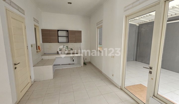 Attractive Rental House in Gading Serpong 2