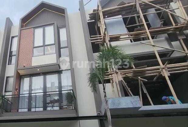 Rumah 3 Lantai Baru Balekambang Kramat Jati Jakarta Timur 1