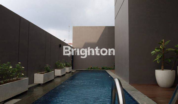 RUMAH MEWAH DI DEPAN LIVING WORLD KOTA WISATA CIBUBUR 2