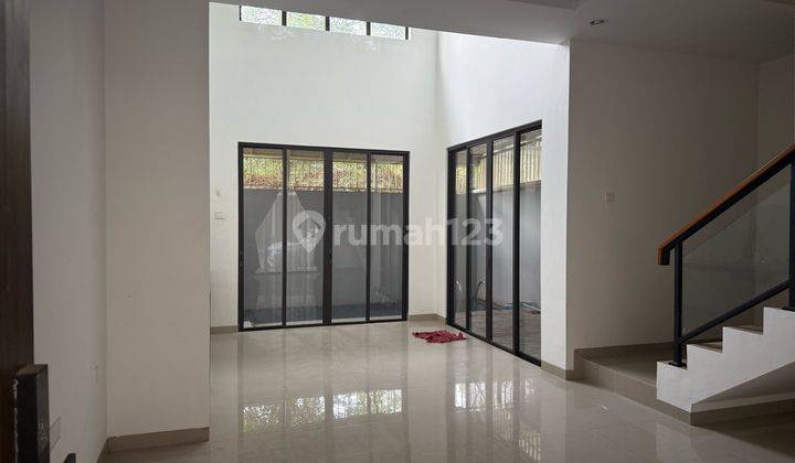 Di sewakan rumah tiga tingkat 2