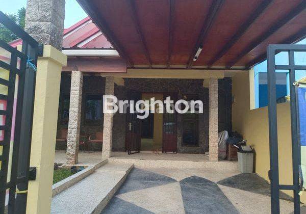 RUMAH DI SEWAKAN DI KOMPLEK PERUMAHAN ELIT 1