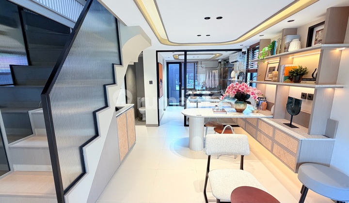 Urban Beverly Livin Xyz Neo atau Patio 3 Kamar 3 Kamar Mandi Urban Beverly Livin Xyz Neo atau Patio 3 Kamar 3 Kamar Mandi