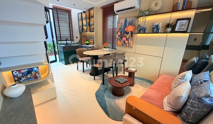 Silver Beverly Livin 2 Lantai 2 Kamar Lokasi di Xyz Neo dan Patio Silver Beverly Livin 2 Lantai 2 Kamar Lokasi di Xyz Neo dan Patio